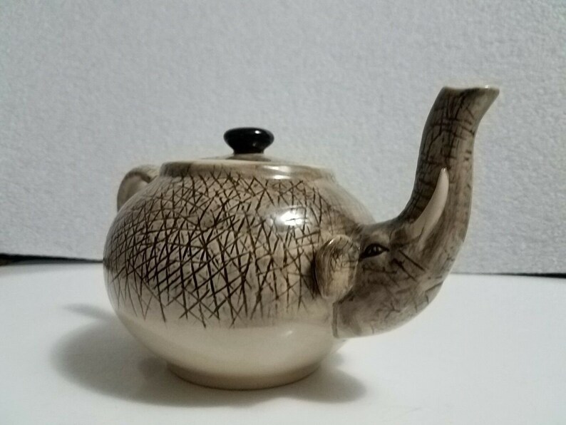 Hard to Find Design Vintage World Market Ceramic Elephant 4 Cup Collectible Figural Teapot Tea Pot Unique