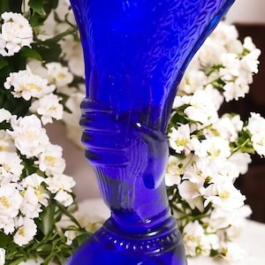 Vintage Art Deco Style Cobalt Blue Glass 6.5&quot; Hand Holding Flower Bouquet Bud Vase