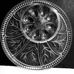 Vintage Indiana Glass PEBBLE LEAF Tree of Life Clear 12 7/8&quot; Relish & Deviled Egg Plate Hors d&#39;oeuvres Platter/Tray