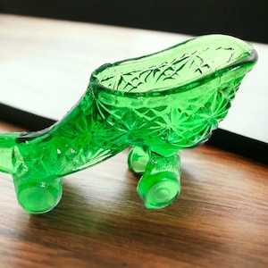 Vintage Green Art Glass Victorian Style Slipper Shoe Boot Roller Skate Toothpick Match Holder Figurine