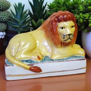 Vintage Hand Painted Staffordshire Style Pottery Reproduction Lion Figurine 5.75" L x 4.25" H x 3"