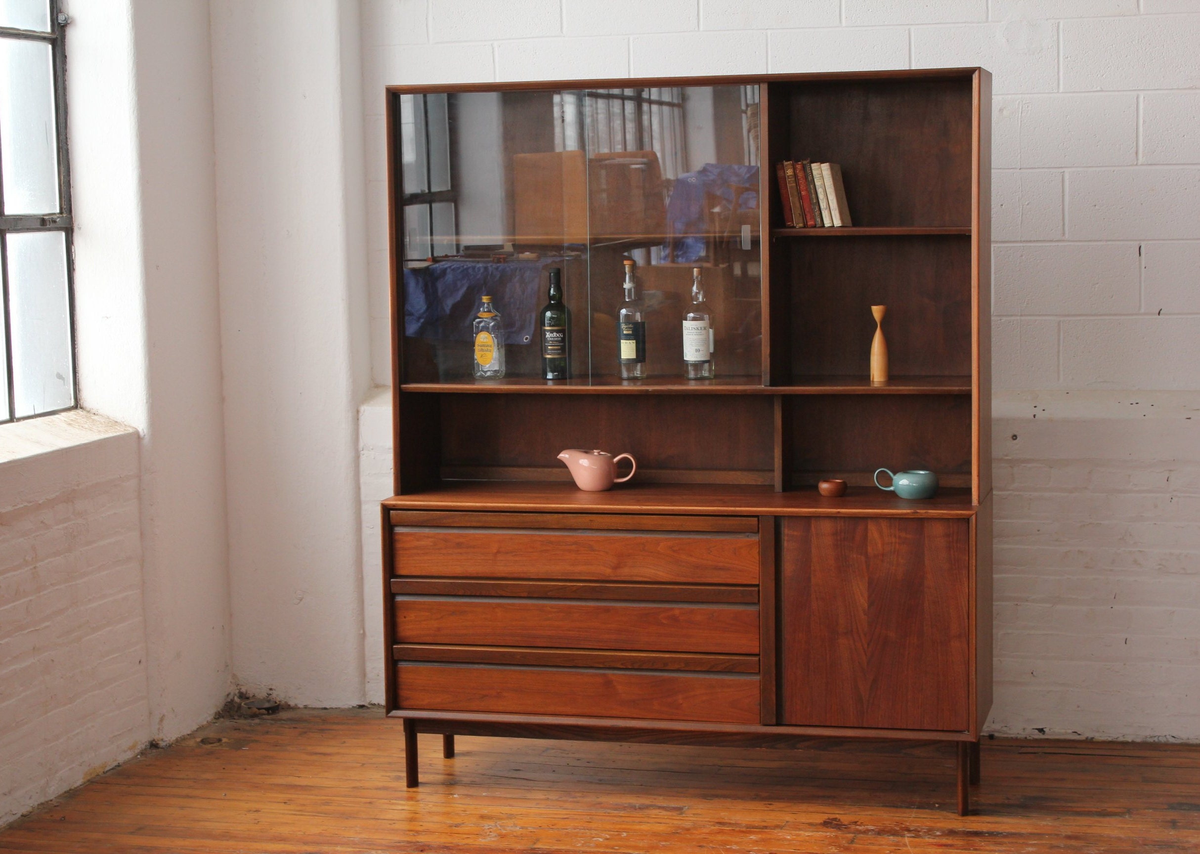 Mcm hutch online