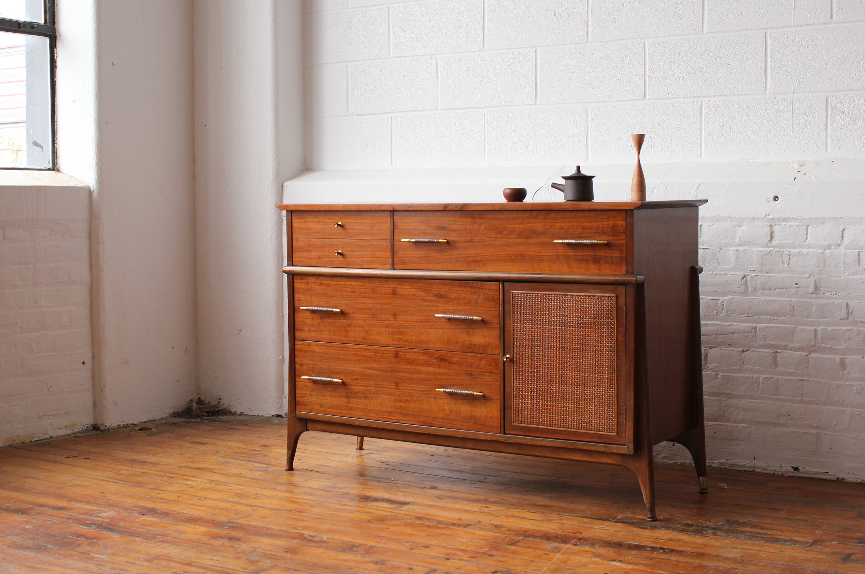 mini credenza