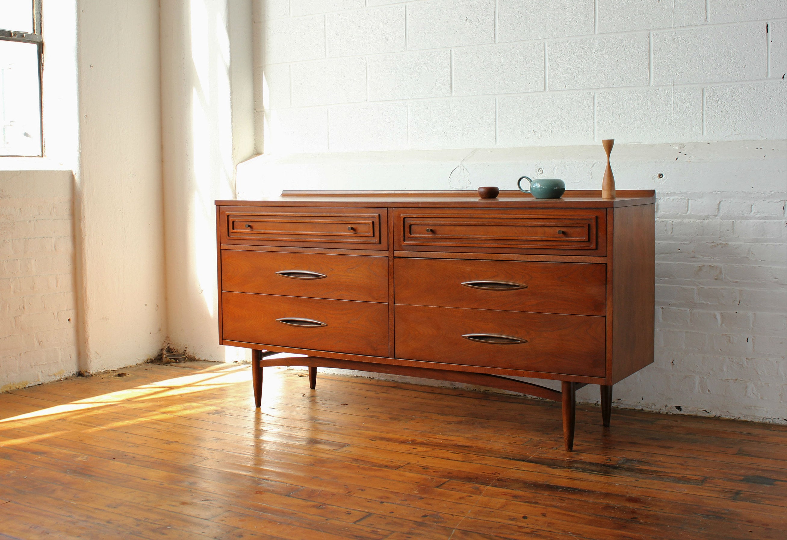 Broyhill Sculptra Lowboy Double Dresser