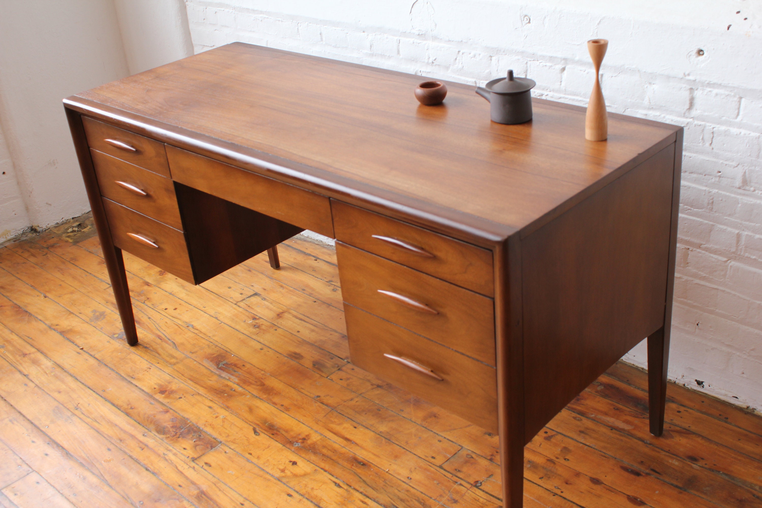 Broyhill emphasis desk deals