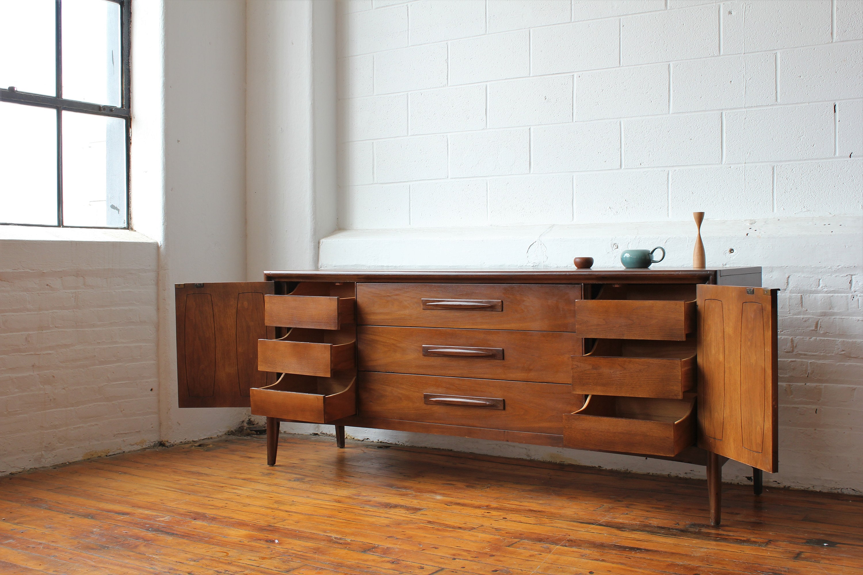 Broyhill Emphasis 9 Drawer Triple Dresser