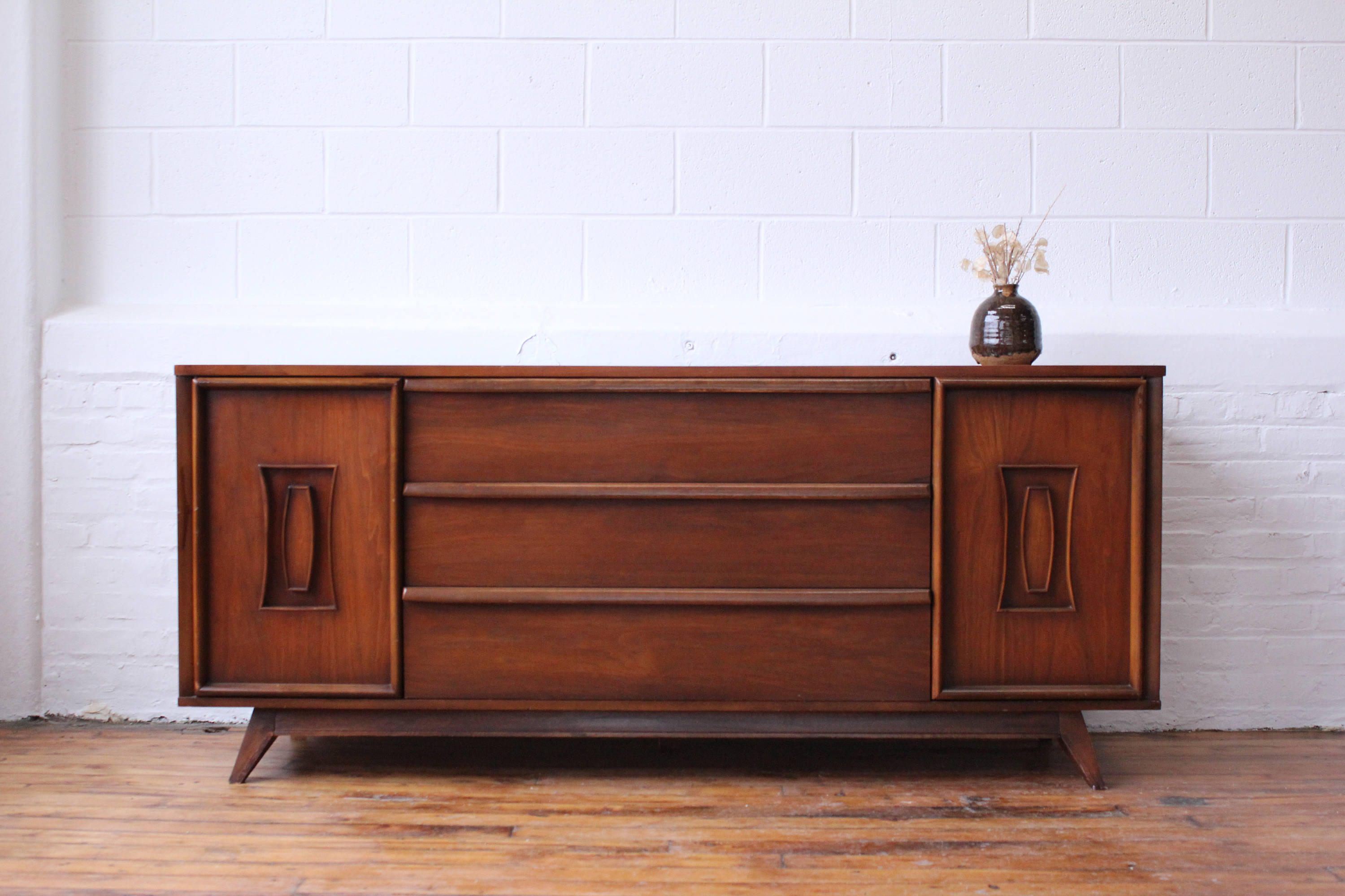 Unagusta dresser sale