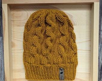 Knit Cables Beanie / Gold