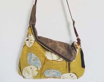 Hobo crossbody bag in rustic linen print, Linen crossbody bag mustard yellow, Fabric hobo bag abstract print