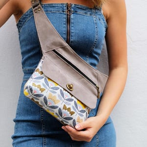 Wide hip belt bag for women, Canvas fanny pack three pockets, Mini sling bag crossbody with yellow tulips
