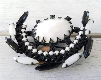 Vintage Black & White Milk Glass Brooch