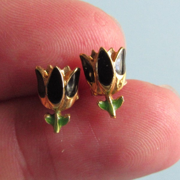Vintage Gold Tone Floral Post Earrings Free Shipping