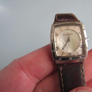 Vintage Women&#39;s Skagen Watch 396XSSLD Runs Well Mother of Pearl Dial Free Shipping