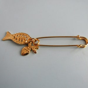 Vintage Gold Tone Fish Pin Free Shipping