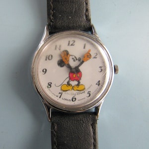 Vintage Men&#39;s Lorus Mickey Mouse Watch Model V515-6118 Works Well Free Shipping