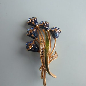 Vintage Gold Tone Blue Rhinestone Floral Brooch Pin Free Shipping
