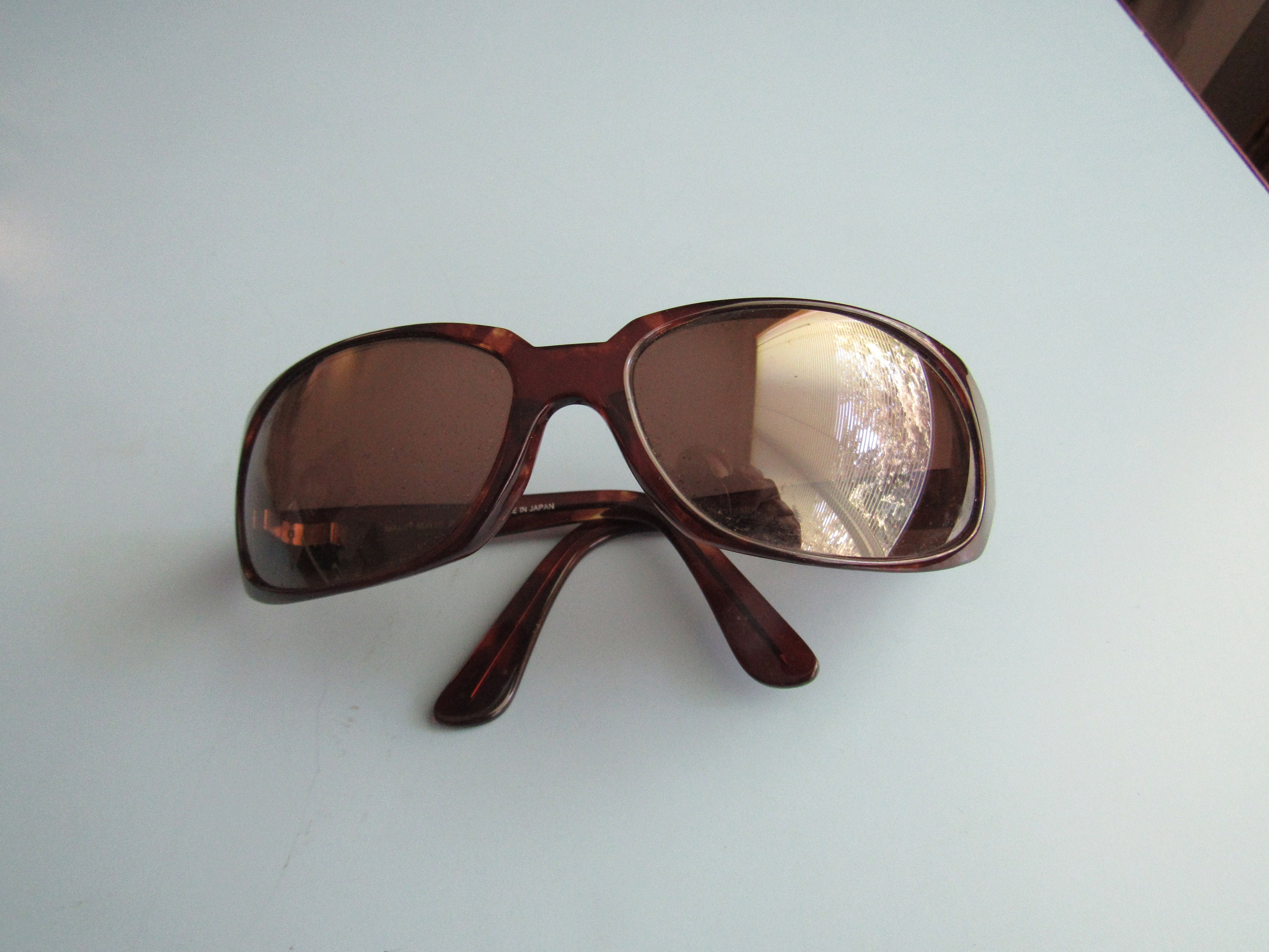 Vintage Maui Jim - Etsy display picture 1