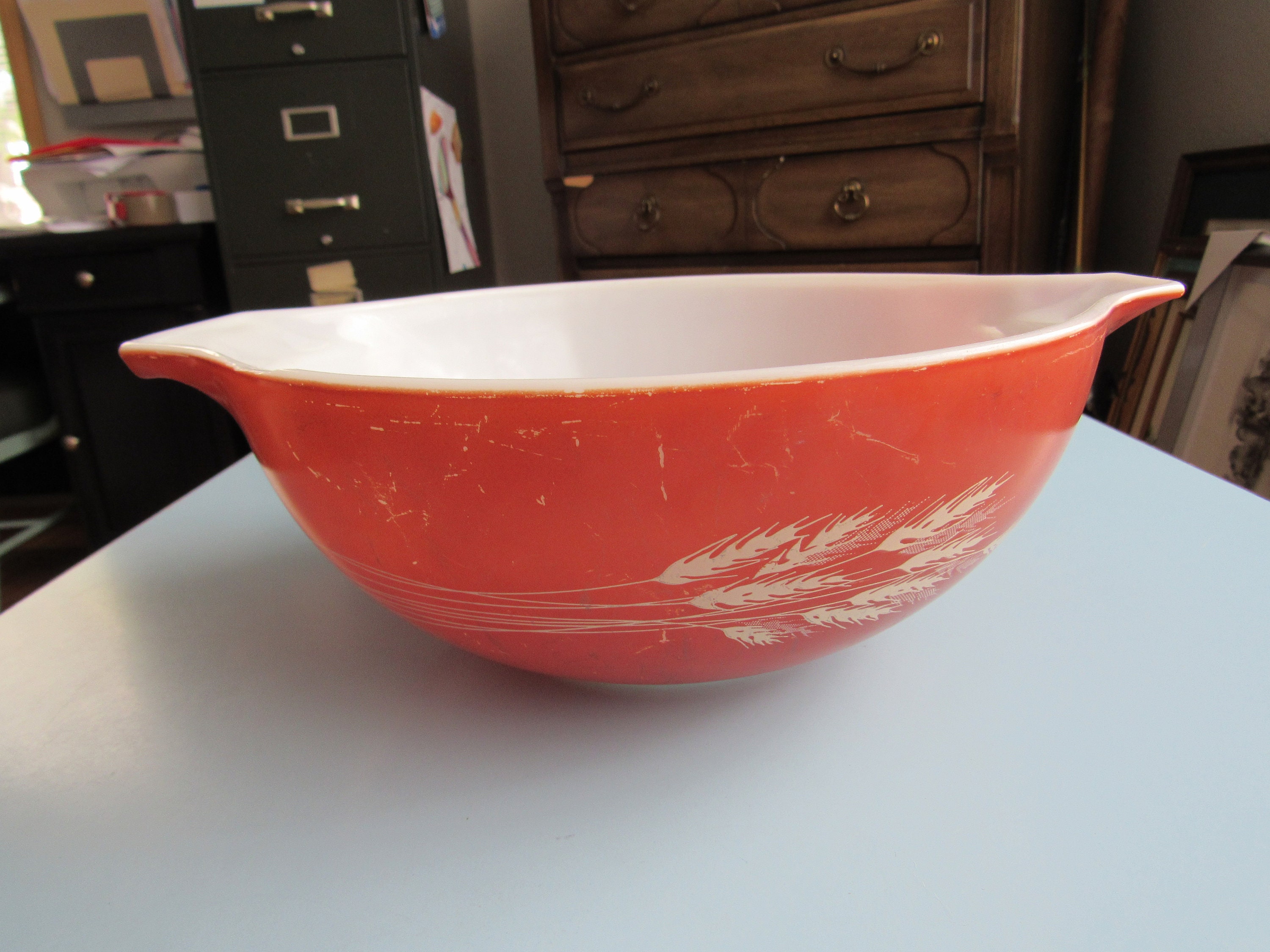 PYREX Clear Mixing Bowl 2.5 QT/2.35L With Spout Edge 