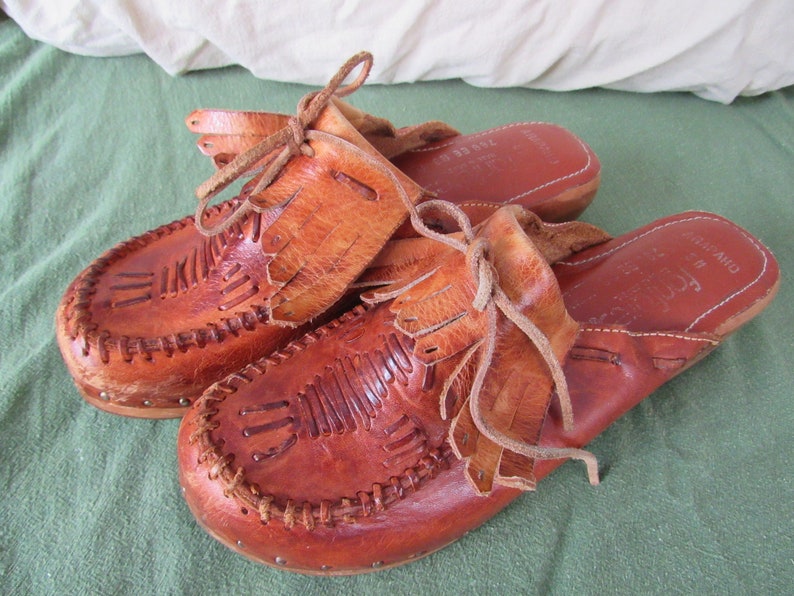 Vintage Fanfares Arapaho Wooden Wedge Clogs Shoes Moccasins Size 5M 1970s Free Shipping