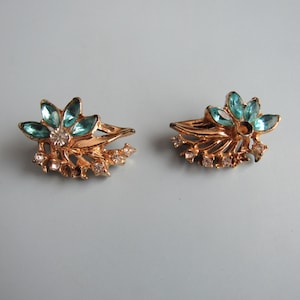 Lot of 2 Vintage Matching Gold Tone Rhinestone Brooches Pins Free Shipping
