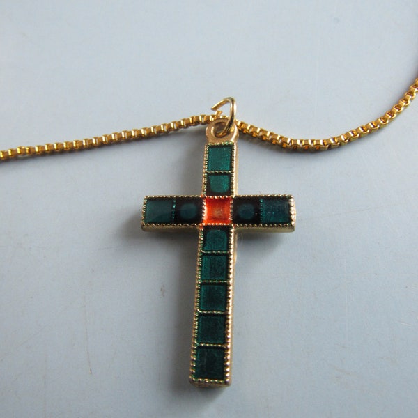 Vintage Gold Tone Cross Pendant Necklace Free Shipping