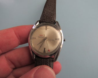 Vintage Men's Waltham Mechanical Watch 17 Jewels Shock Resistant Needs Work Free Shipping