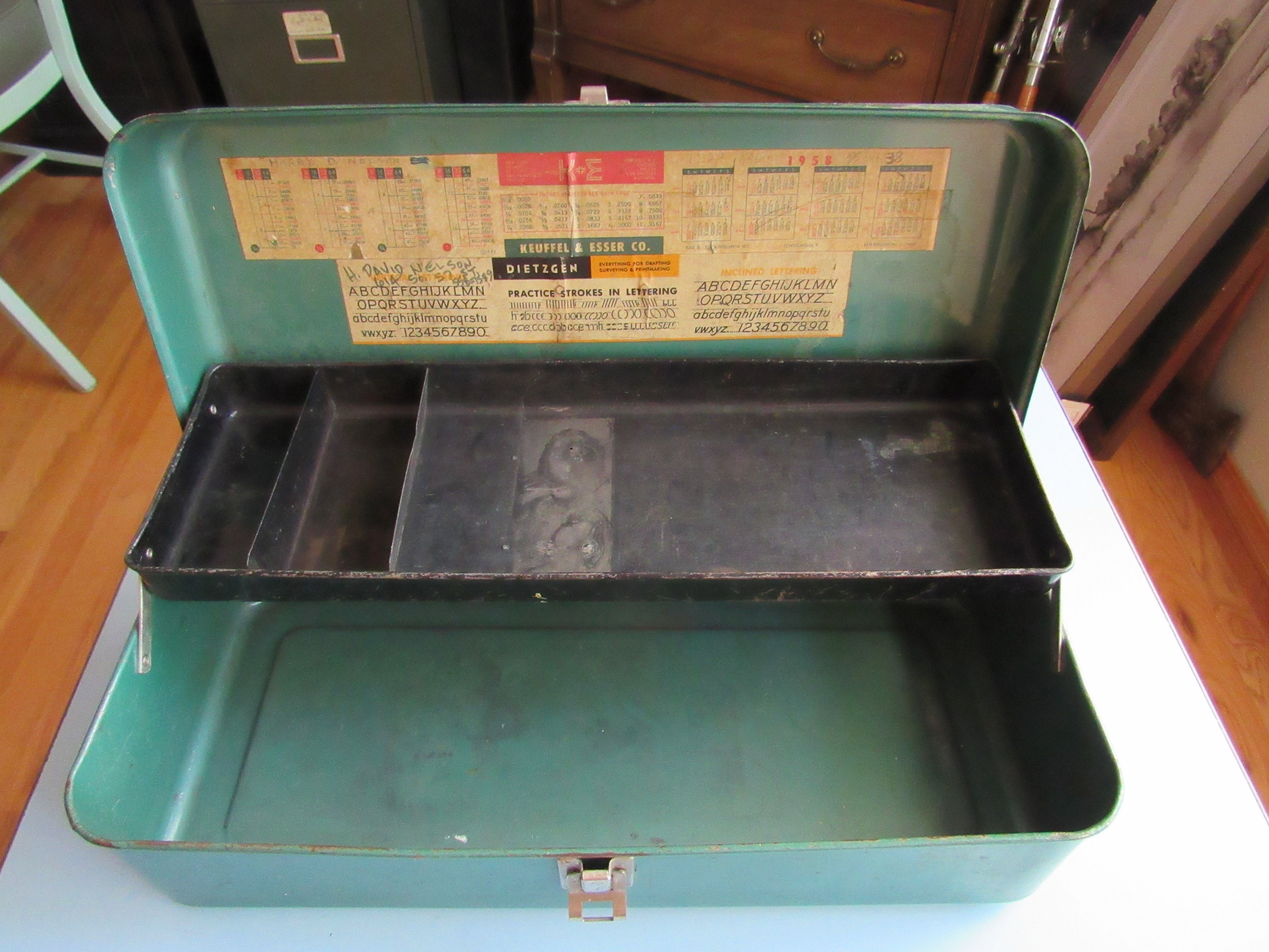 Vintage Green Metal Tool Box Tackle Box Free Shipping 