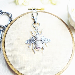Silver Bee, Large zipper pull