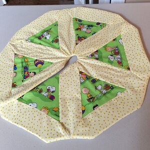 24 inch Spring mini tree skirt