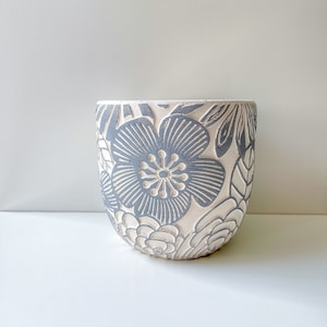 Small Gray Pot with Floral Design, 4" Planter, 3D Pot, Pot with Raised Design, Decorative Pot, Floral Planter, Contemporary Pot, Carved Pot