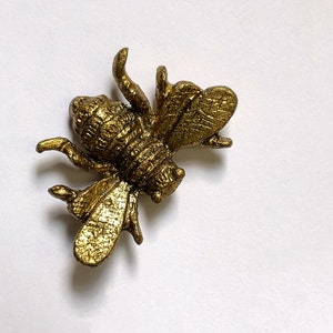 Set of Six Gilt Bee Magnets,  Honeybee Magnets, Fancy Magnets, Office Magnets, Kitchen Magnets, Fridge Magnets, Gift for Gardener, Gold Gift