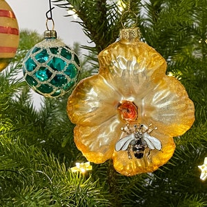 Honey Bee Christmas Ornament ~ Yellow Flower with Jeweled Honeybee ~