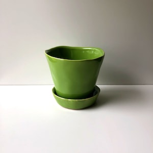 Green Pot, Green Planter, 3 Inch Pot, Garden Pot, Flower Pot, Small Plant Pot, Ceramic Pot with Saucer, Wonky Pot, Mini Planter, Mini Pot