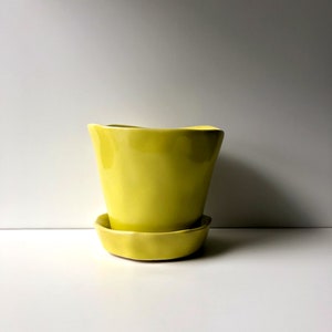 Small Citron Planter, Small Citron Pot, Ceramic Pot with Saucer, Small Planter, Small Plant Pot, Succulent Planter, Mini Planter, Mini Pot