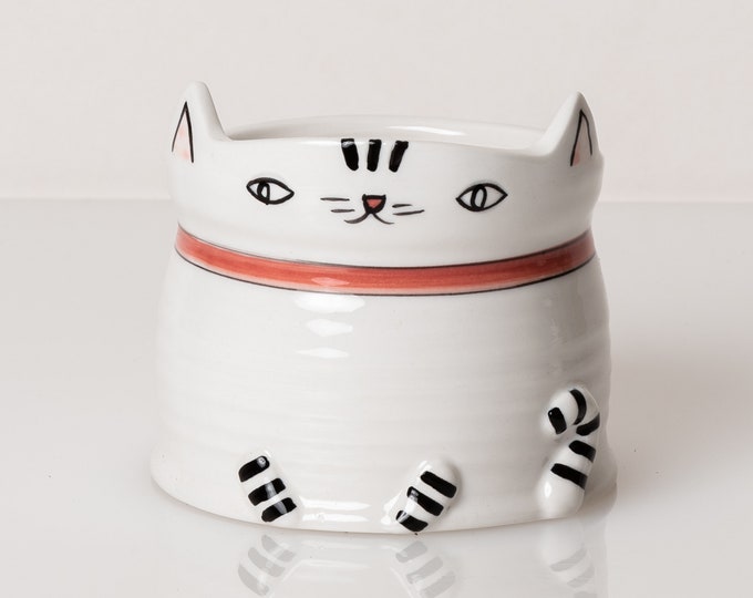 Black and White Cat Plant Pot in Glazed Ceramic, Use as a Planter or Vase ~ Striped Cat Plant Pot, White Cat Planter, Cache Pot