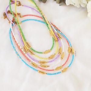 collana di pesce d&#39;oro, collana di perline bianche, collana di perline blu, gioielli estivi, collana di perline, collana corta, gioielli greci, gioielli da spiaggia