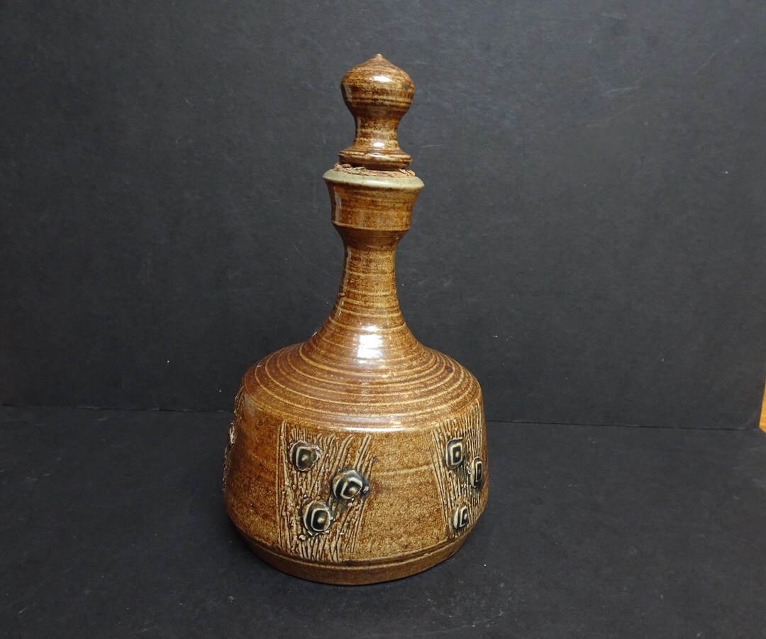 Denise or Rosemary Wren. Oxshott Pottery. Vessel or Vinaigrette Bottle