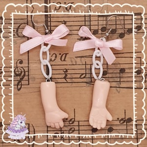 Picked Apart earrings / doll hands / cult party kei / morute