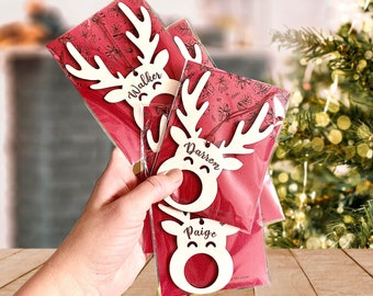 Adorno navideño de reno personalizado: calcetín de madera contrachapada