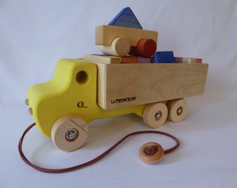 Jeu de blocs de bois avec son camion jaune