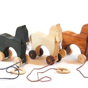 Wooden pull horse