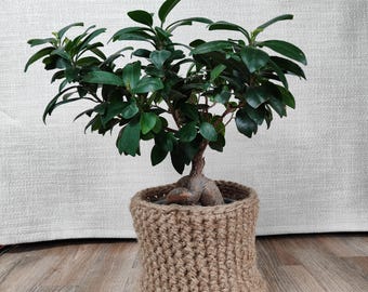 Jute basket in Hygge style, storage solution, plant basket, eco-friendly, handmade, crochet.