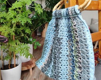 Crochet hand bag. Multicoloured handbag, bamboo handles. Leftover yarn.
