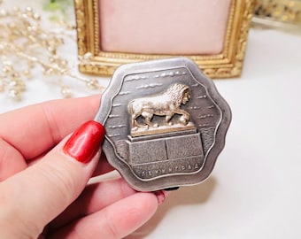 Vintage 1960s Powder Compact USSR Leningrad Lion Unused Vanity Case