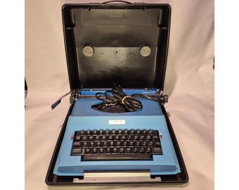 Vintage Blue Royal Apollo 12-GT Portable Electric Typewriter-Model SP-8500