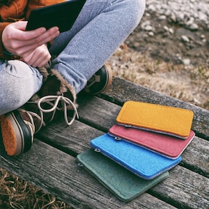 Custom Wool Felt Kindle Sleeve: Protective Kindle Cover