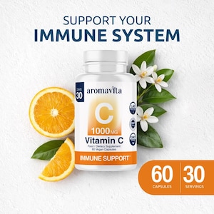 Op de afbeelding: Een witte fles Aromavita Vitamine C 1000mg capsules met de tekst "Support Your Immune System". De afbeelding bevat sinaasappelschijfjes, witte bloemen en de tekst "60 Capsules, 30 Servings".