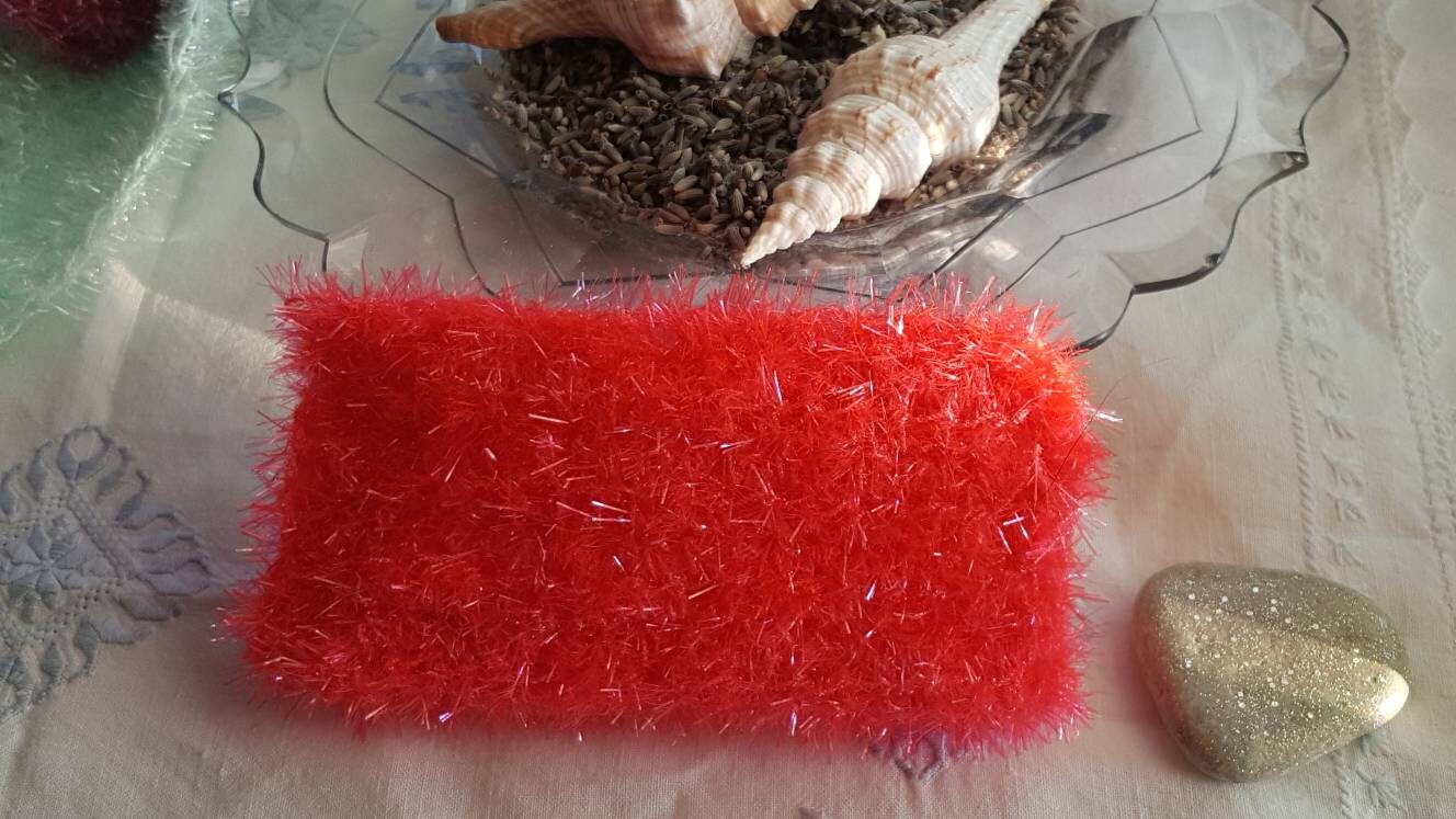 Eponge Couleur Corail en Laine Scintillante Crochetee Main