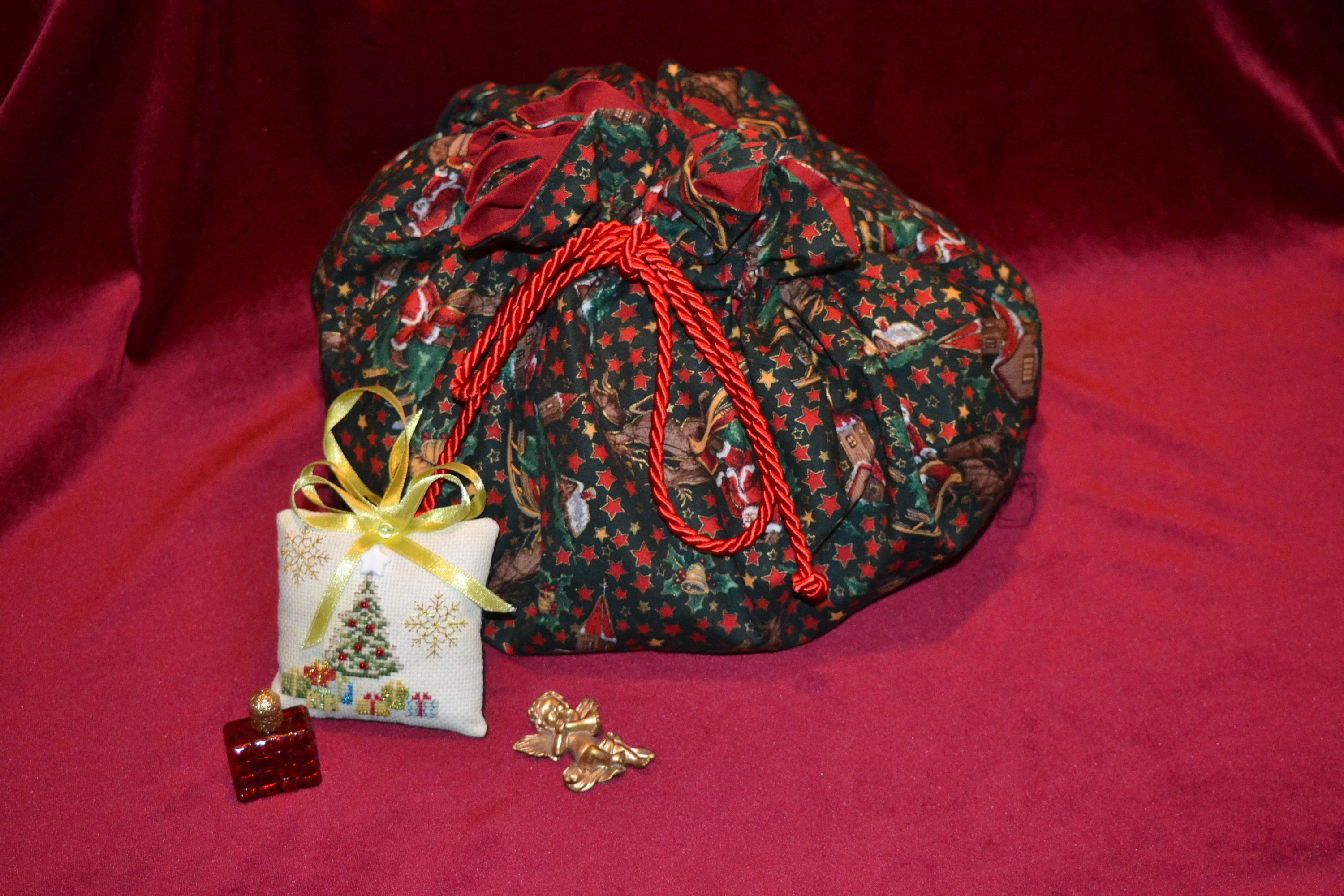 Aumônière Grand Format en Tissu de Noël Pour Ranger Jouets Chocolats Friandises Surprises Cadeaux