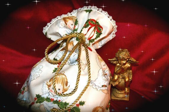 Ravissant Pochon en Pur Coton sur Le Thème Des Angelots